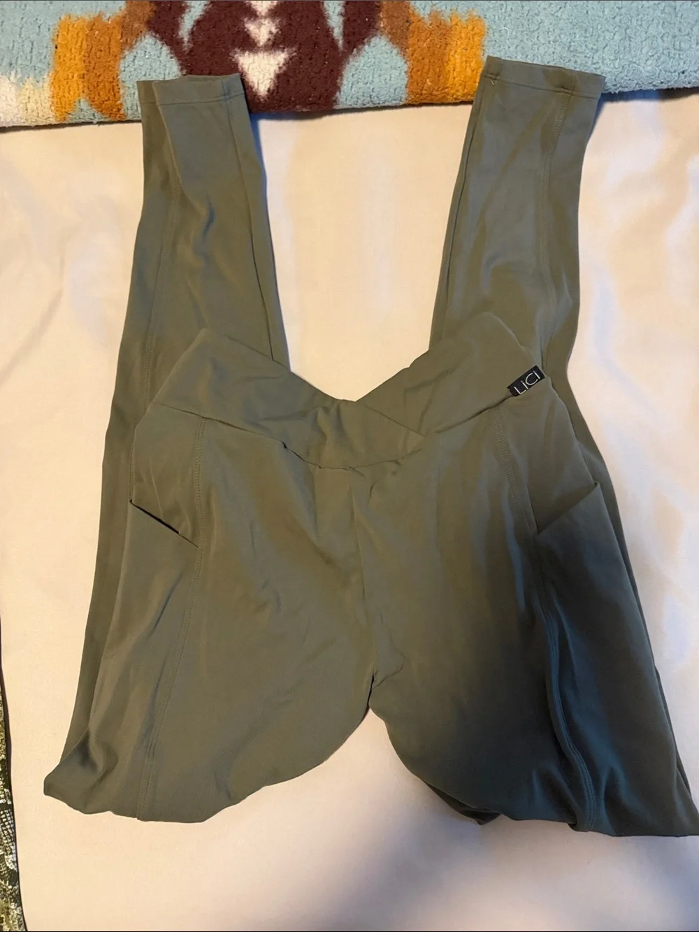 FOUR PAIRS OF LICI FIT MEDIUM SCRUNCH BUTT LEGGINGS LOT SNAKE GREEN PAISLEY DYE